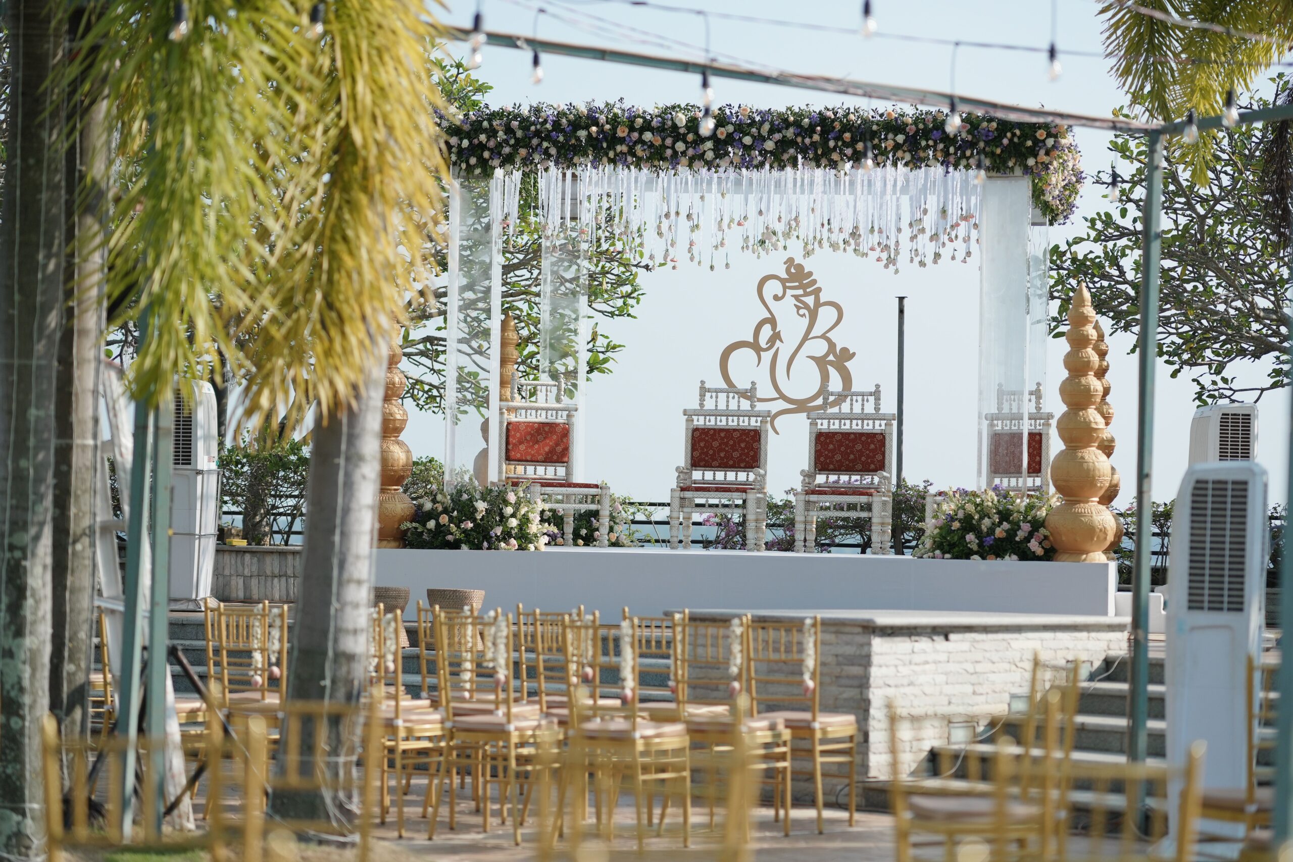 premium wedding decors kerala